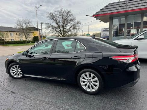 Used 2019 Toyota Camry LE FWD image 4