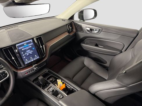 Used 2023 Volvo XC60 B5 Plus w/ Climate Package AWD/4WD image 25