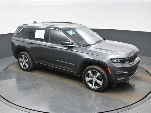 Used 2022 Jeep Grand Cherokee Limited 4xe w/ Luxury Tech Group II image 39