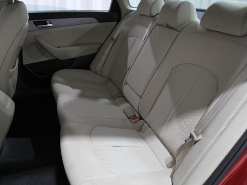 Used 2015 Hyundai Sonata SE image 16