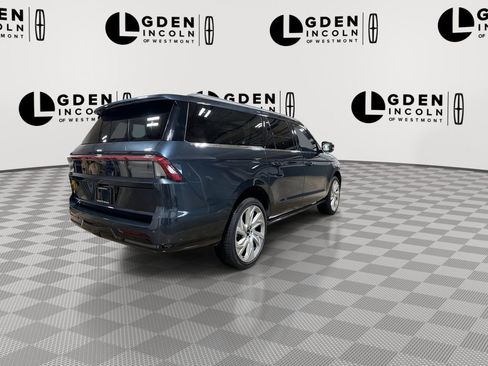 Certified 2025 Lincoln Navigator L Reserve image 8