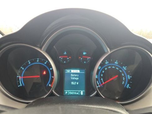 Used 2014 Chevrolet Cruze LT image 17