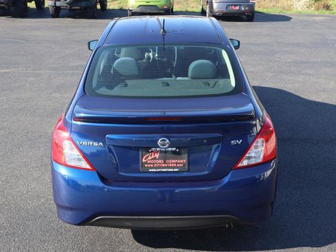 Used 2019 Nissan Versa SV image 7