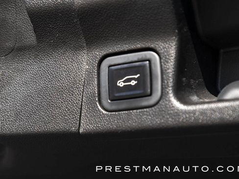 Used 2022 GMC Acadia Denali w/ Denali Ultimate Package image 45