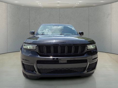 Used 2024 Jeep Grand Cherokee L Altitude RWD image 12
