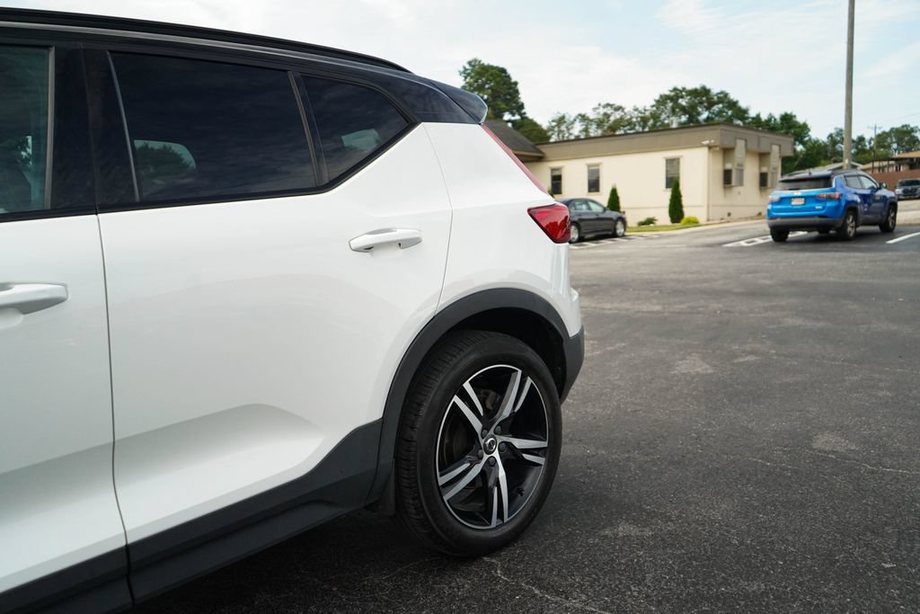 Used 2022 Volvo XC40 T5 R-Design AWD/4WD image 23