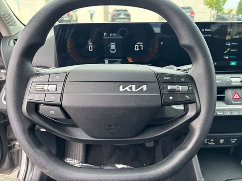Used 2025 Kia K4 FWD image 28