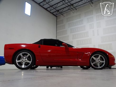 Used 2006 Chevrolet Corvette Convertible w/ Preferred Equipment Group image 19