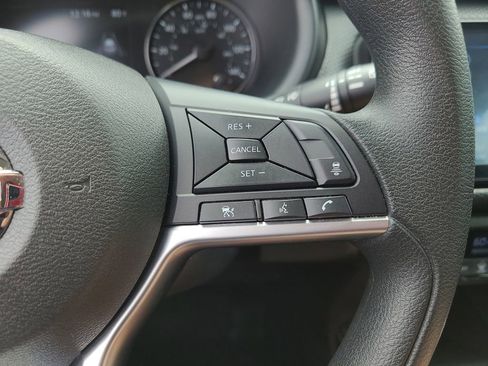 Certified 2021 Nissan Kicks SV FWD image 26