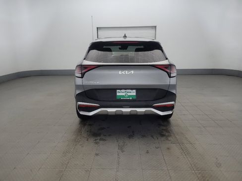 Used 2023 Kia Sportage LX image 6