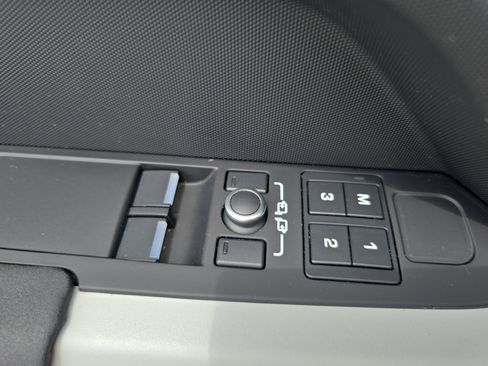 Certified 2023 Land Rover Defender 90 S AWD/4WD image 27