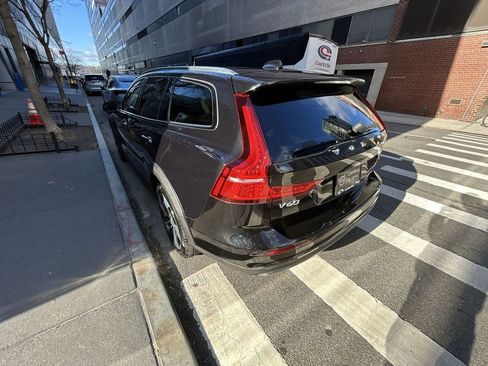 Certified 2023 Volvo V60 B5 Cross Country Plus AWD/4WD image 6