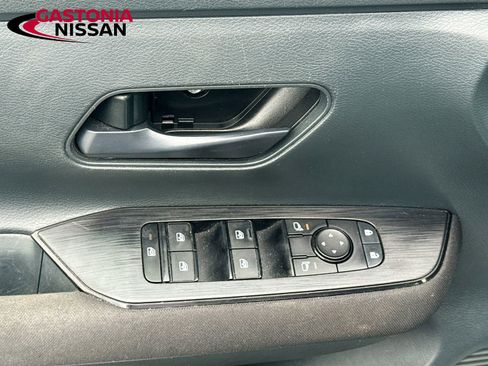 Used 2025 Nissan Kicks S FWD image 21