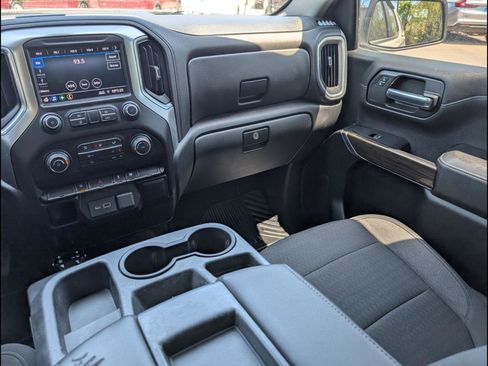Used 2020 Chevrolet Silverado 1500 LT image 9