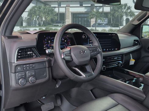 Used 2025 Chevrolet Tahoe Z71 w/ Comfort Package AWD/4WD image 12