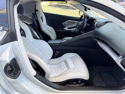 Used 2021 Chevrolet Corvette Stingray Premium Cpe w/ Z51 Performance Package RWD image 19