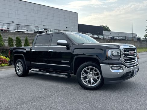 Used 2018 GMC Sierra 1500 SLT w/ Enhanced Driver Alert Package RWD image 2