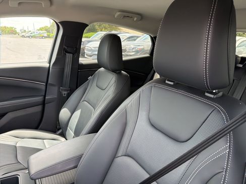 Used 2025 Ford Mustang Mach-E Premium image 18