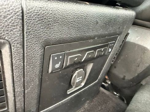 Used 2015 RAM 2500 Laramie w/ Black Appearance Group image 17