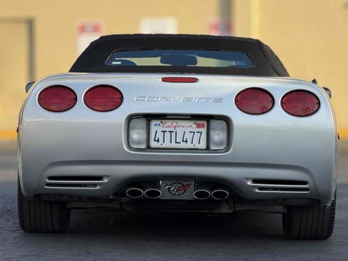 Used 2001 Chevrolet Corvette Convertible w/ Preferred Equipment Group2 RWD image 6