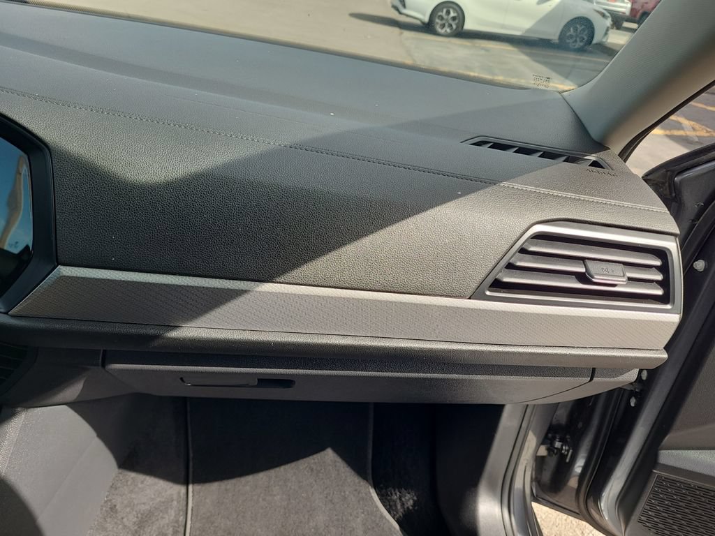 Used 2019 Volkswagen Jetta SE FWD image 16