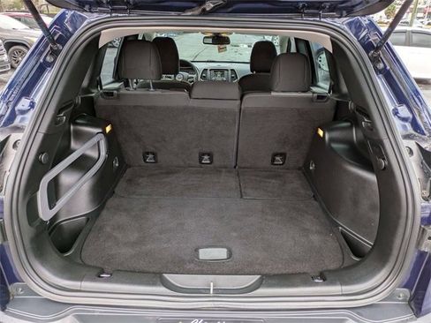 Used 2015 Jeep Cherokee Sport image 12