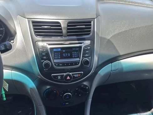 Used 2017 Hyundai Accent SE FWD image 18