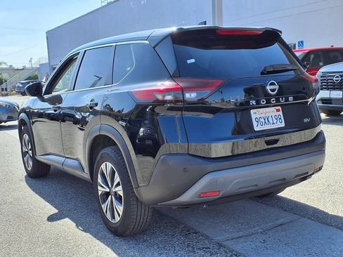 Used 2023 Nissan Rogue SV FWD image 3