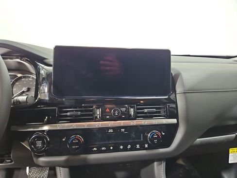 New 2026 Nissan Pathfinder SV image 18