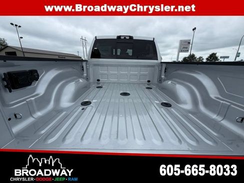 New 2026 RAM 2500 Laramie w/ Towing Technology Group AWD/4WD image 9