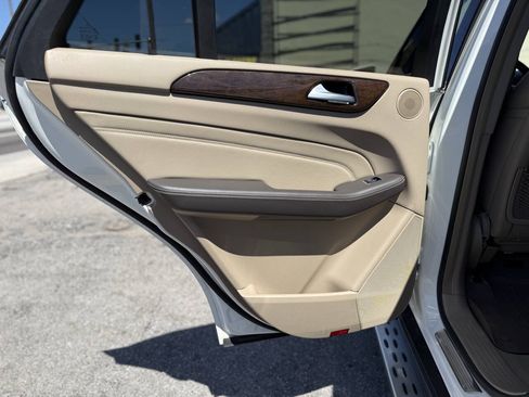 Used 2014 Mercedes-Benz ML 350 2WD image 19