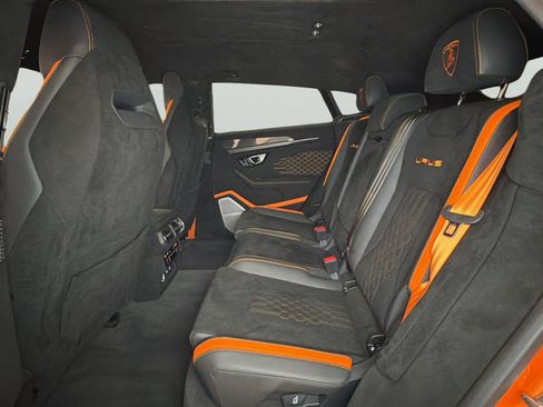 Used 2023 Lamborghini Urus Performante AWD/4WD image 33