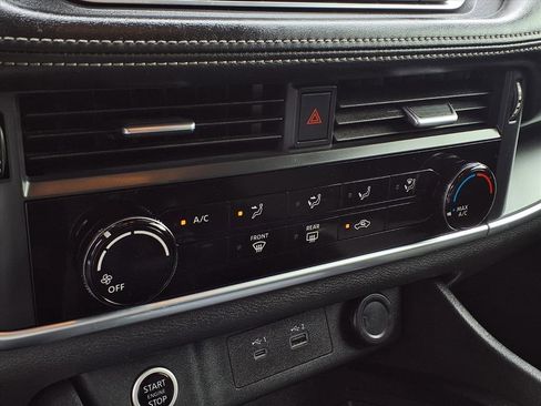 Used 2021 Nissan Rogue S image 9