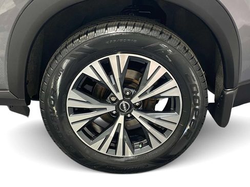 Used 2023 Nissan Rogue SV AWD/4WD image 10