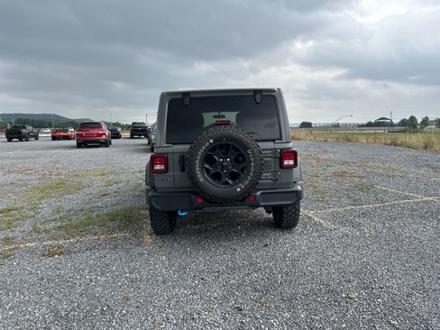 Used 2023 Jeep Wrangler Unlimited w/ Cold Weather Group AWD/4WD image 4