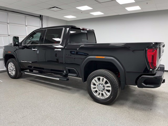 Used 2022 GMC Sierra 3500 Denali w/ Denali Ultimate Package AWD/4WD image 7