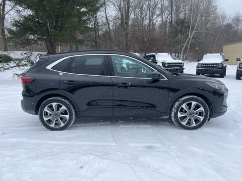 Used 2024 Ford Escape Platinum image 4