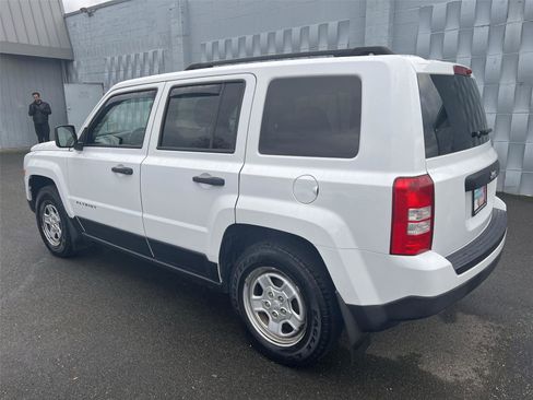 Used 2016 Jeep Patriot Sport image 8