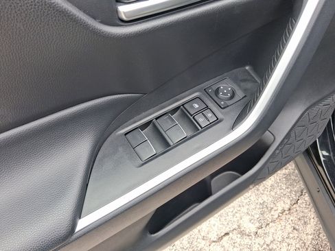 Used 2025 Toyota RAV4 XLE image 13