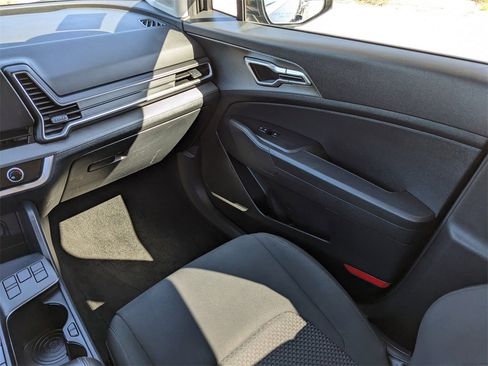 Certified 2024 Kia Sportage LX image 18