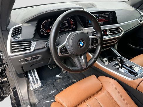 Used 2022 BMW X5 xDrive40i w/ M Sport Package image 9