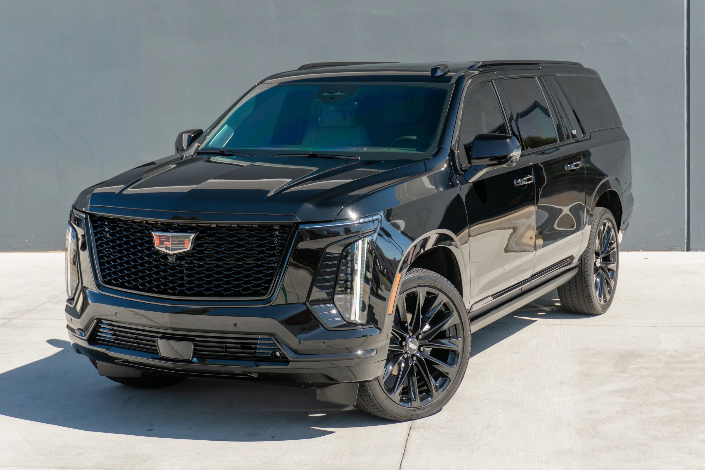 Used 2026 Cadillac Escalade ESV Platinum Sport AWD/4WD image 3