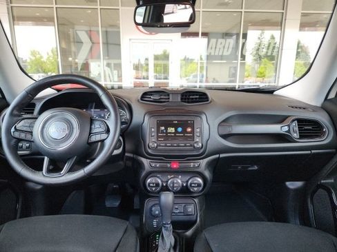 Used 2017 Jeep Renegade Altitude AWD/4WD image 19