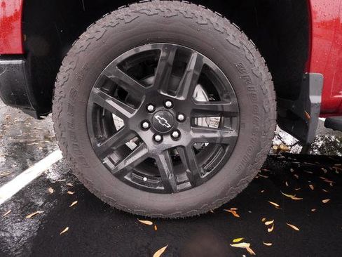 Used 2024 Chevrolet Silverado 1500 LT Trail Boss image 38