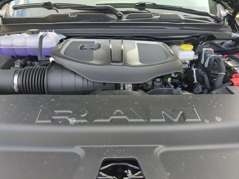 New 2026 RAM 1500 Laramie AWD/4WD image 17