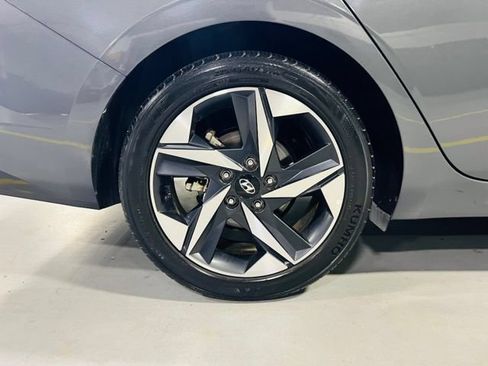 Used 2023 Hyundai Elantra Limited FWD image 13