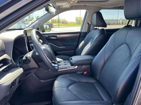 Used 2023 Toyota Highlander Limited AWD/4WD image 28
