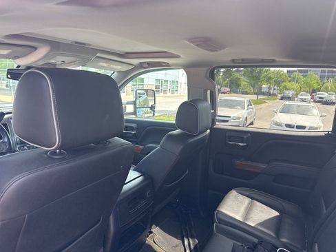 Used 2018 Chevrolet Silverado 2500 High Country w/ Duramax Plus Package image 16