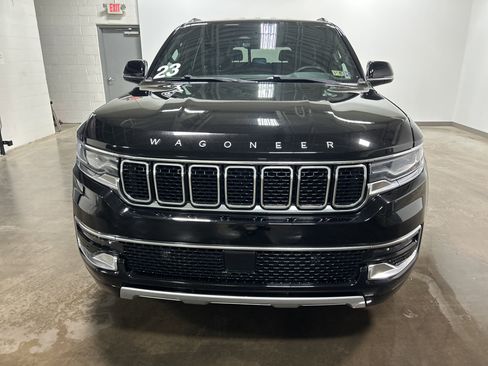 Used 2023 Jeep Wagoneer L Series II image 7