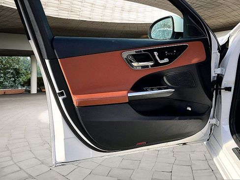 Used 2025 Mercedes-Benz C 300 Sedan image 15